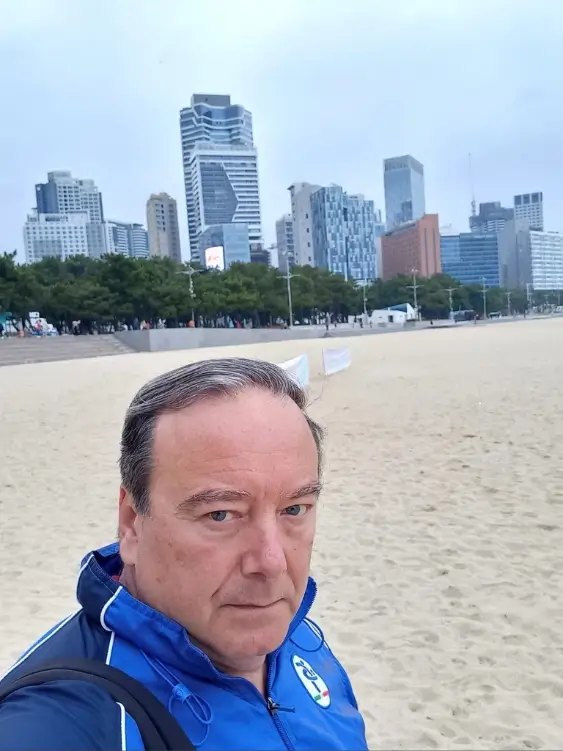 Lucian, international tour guide in South Korea