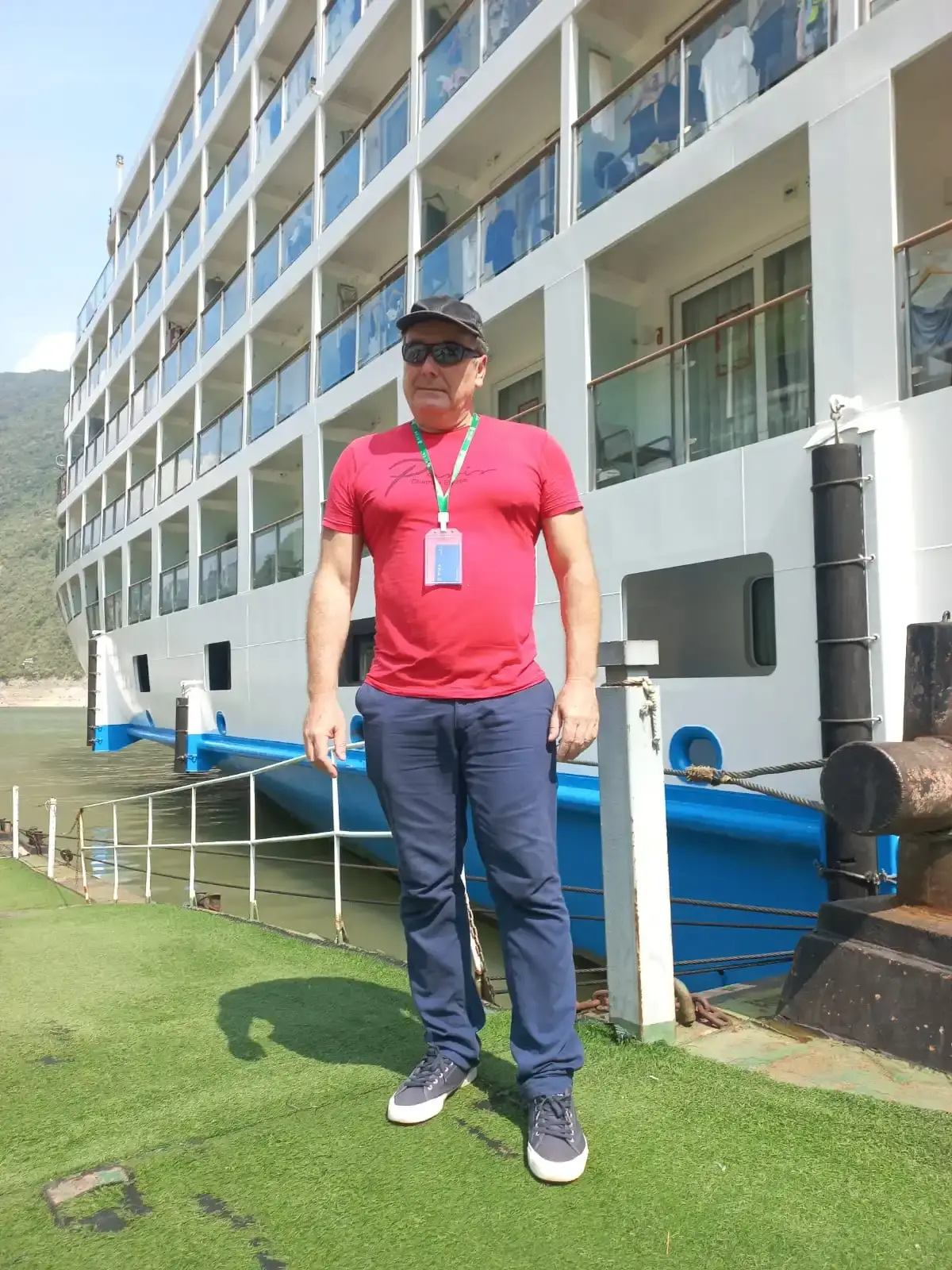 Lucian, international tour guide in China, Yangtze River Cruise